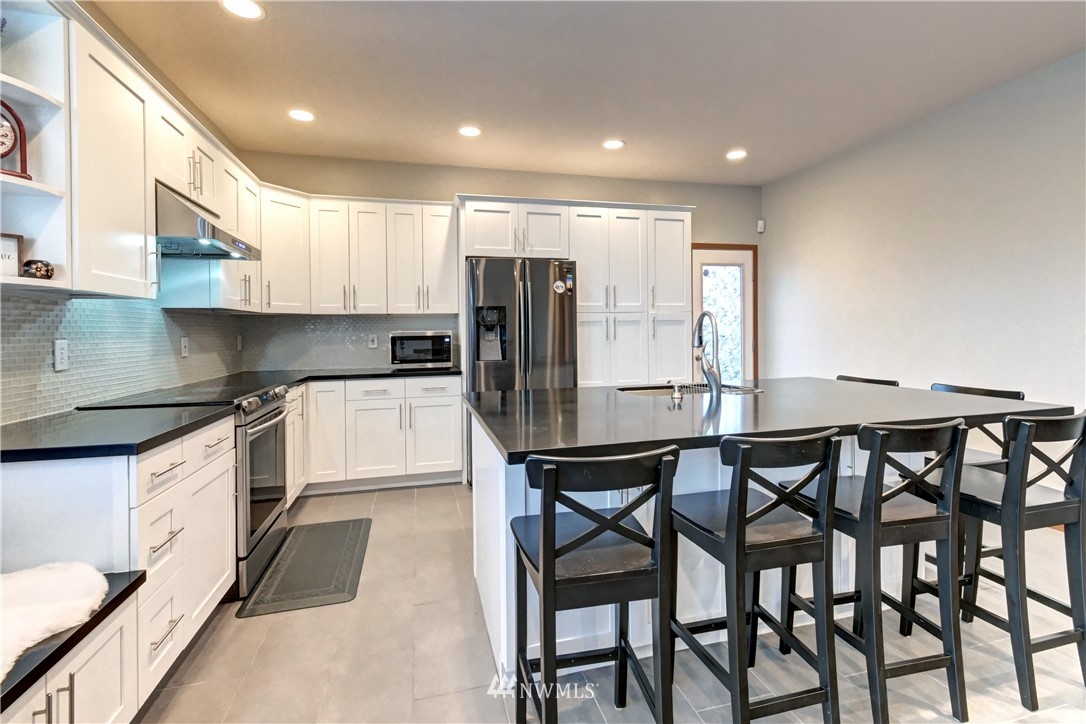 6000 Northeast 1st Street Renton, WA 98059 - Photo 10 of 31