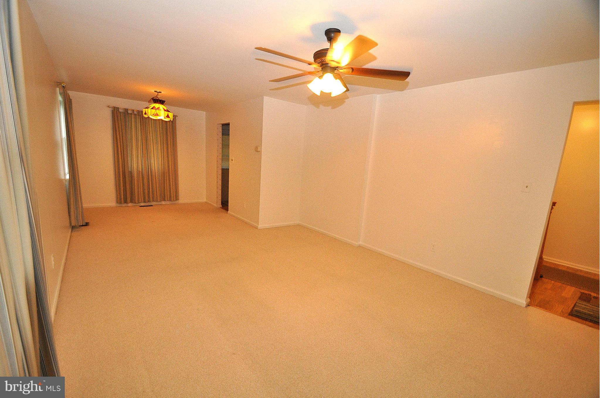 9902 Maidbrook Road Baltimore, MD 21234 - Photo 3 of 28 Living Room