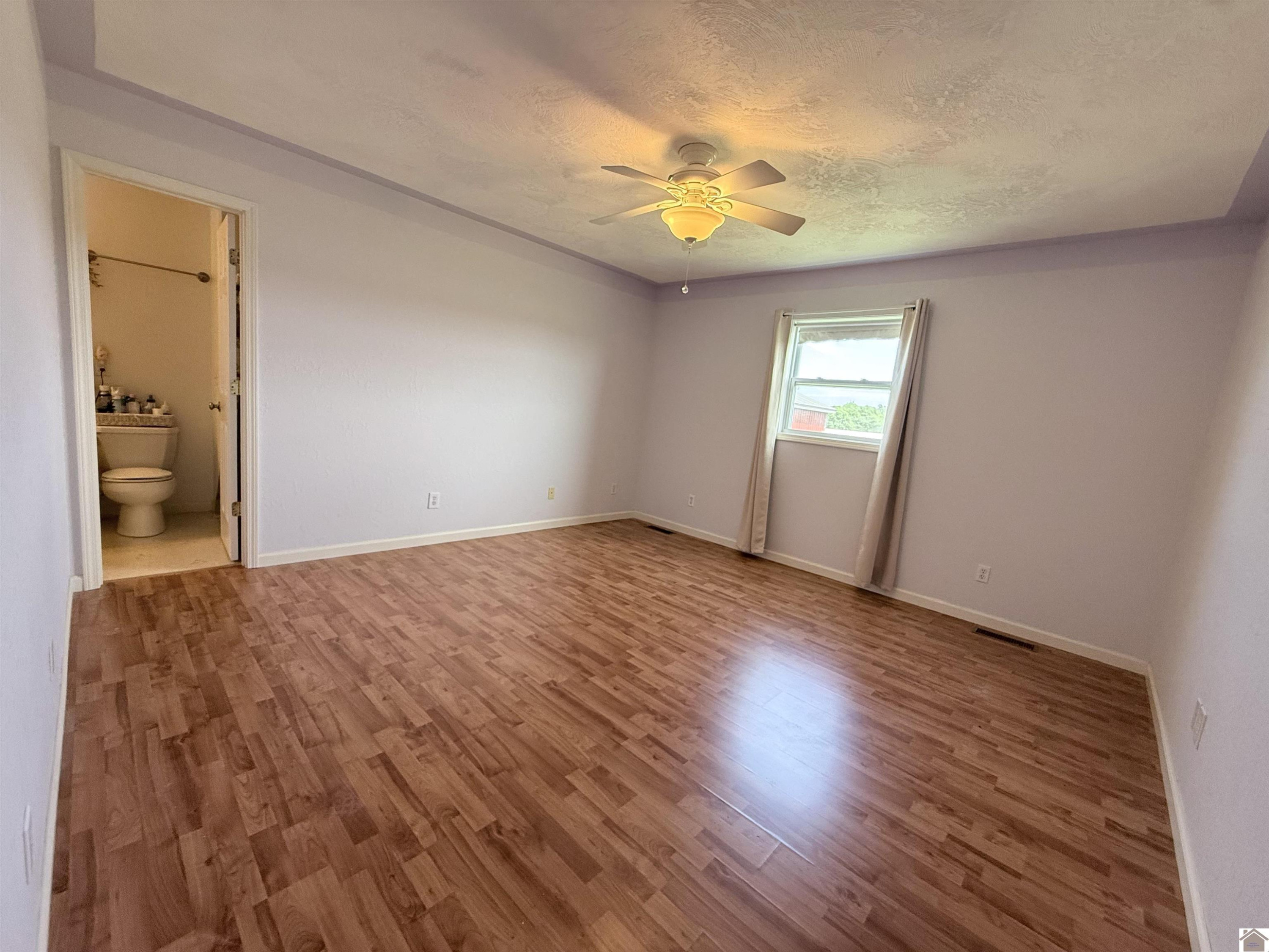 454 Snow Road Murray, KY 42071 - Photo 12 of 26 EN-SUITE