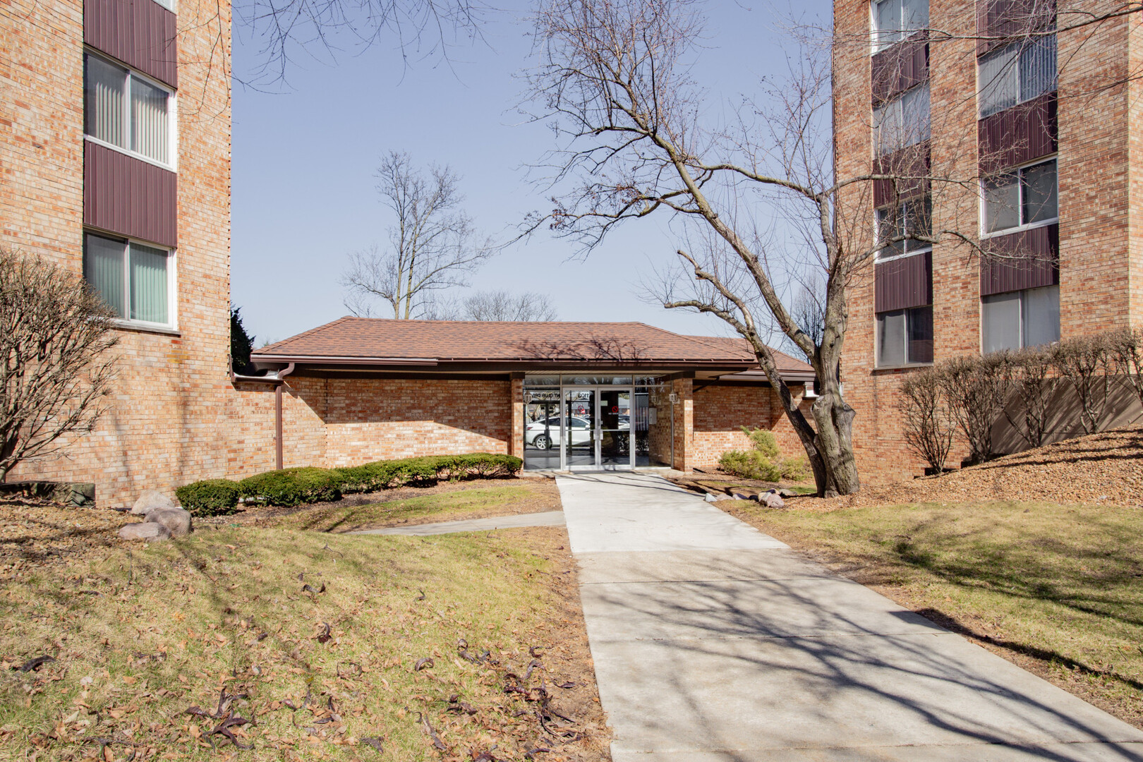 1101 Hunt Club Drive, Unit 403 Mount Prospect, IL 60056 - Photo 1 of 44
