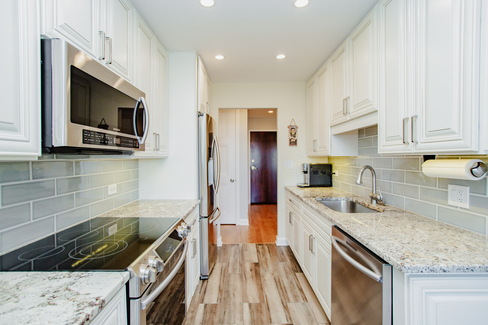 1101 Hunt Club Drive, Unit 403 Mount Prospect, IL 60056 - Photo 11 of 44