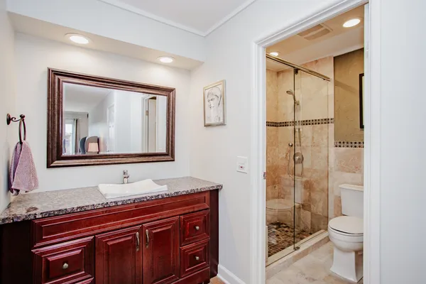 $274,999 | 1101 Hunt Club Drive, Unit 403, Mount Prospect, IL 60056