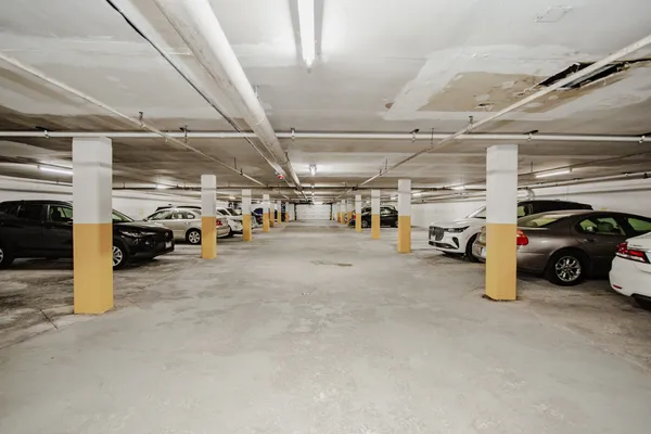 $274,999 | 1101 Hunt Club Drive, Unit 403, Mount Prospect, IL 60056