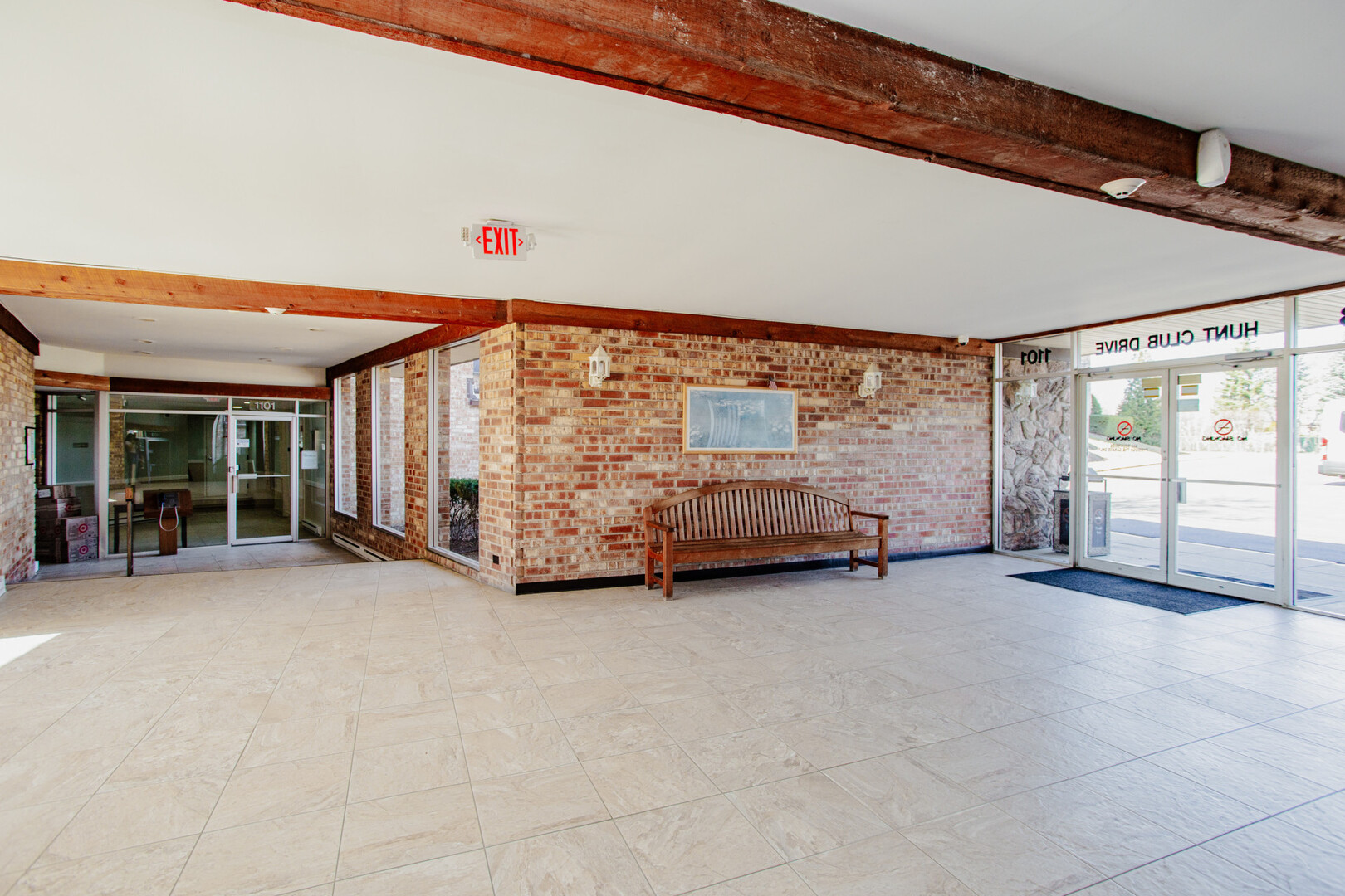1101 Hunt Club Drive, Unit 403 Mount Prospect, IL 60056 - Photo 4 of 44