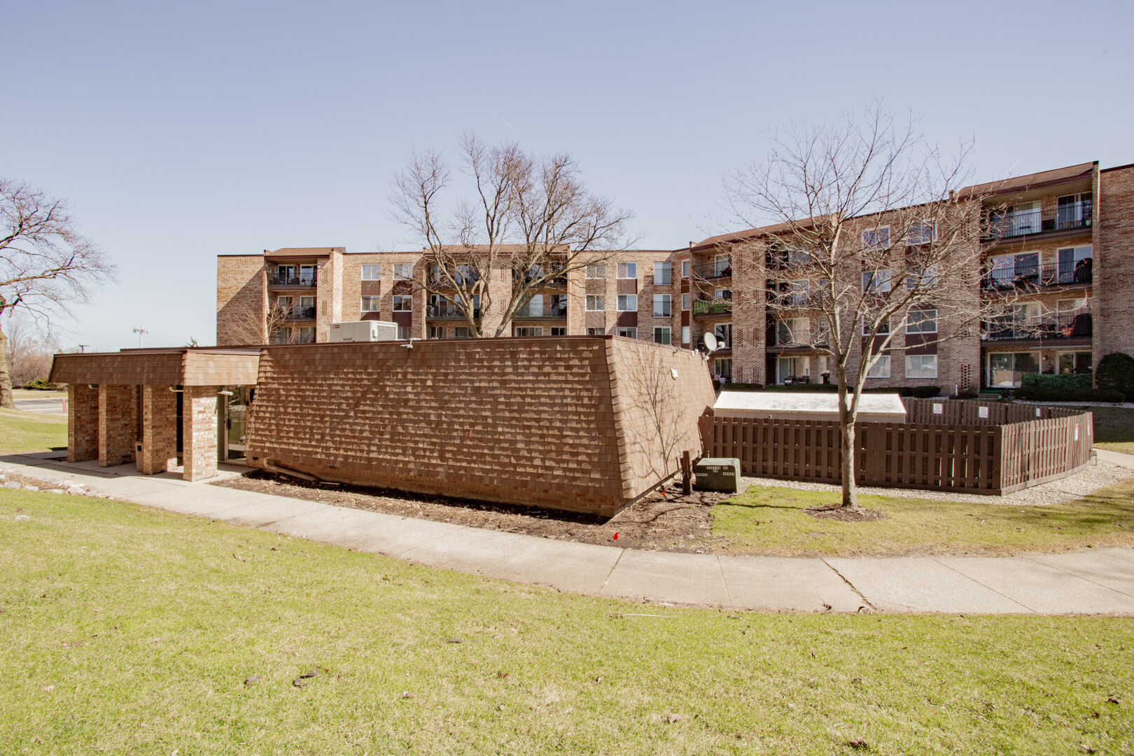 1101 Hunt Club Drive, Unit 403 Mount Prospect, IL 60056 - Photo 42 of 44