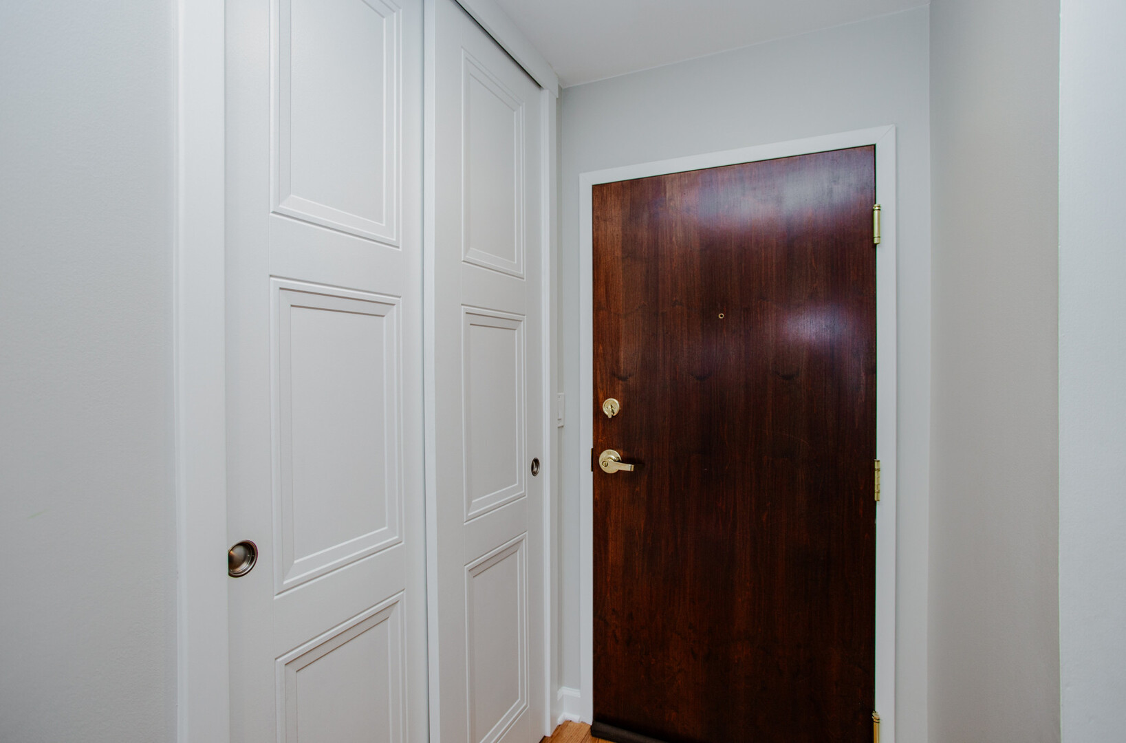 1101 Hunt Club Drive, Unit 403 Mount Prospect, IL 60056 - Photo 5 of 44