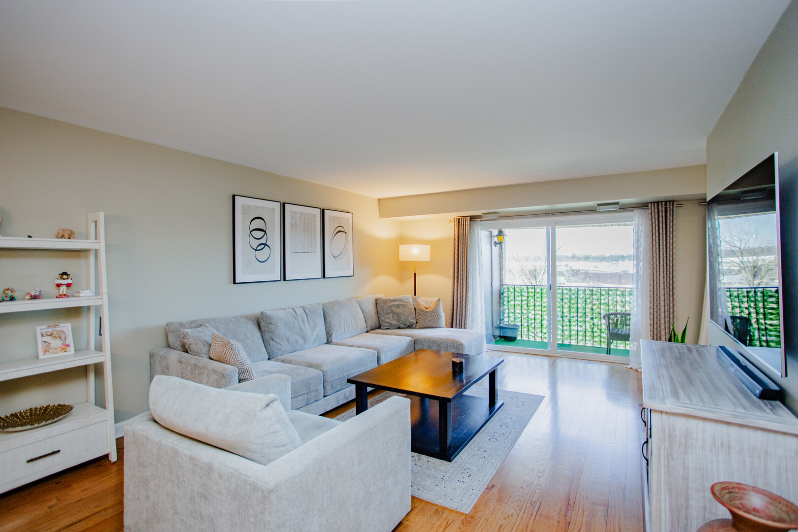 1101 Hunt Club Drive, Unit 403 Mount Prospect, IL 60056 - Photo 7 of 44