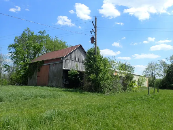 $500,000 | 8151 State Road 48, Aurora, IN 47001