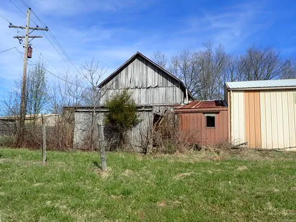 $500,000 | 8151 State Road 48, Aurora, IN 47001