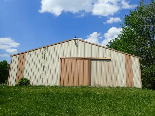 $500,000 | 8151 State Road 48, Aurora, IN 47001