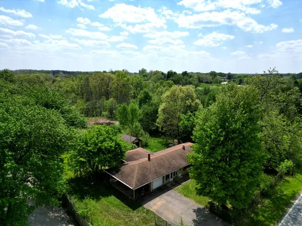 $500,000 | 8151 State Road 48, Aurora, IN 47001
