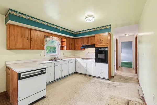 $500,000 | 8151 State Road 48, Aurora, IN 47001