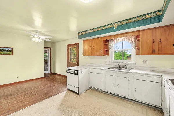 $500,000 | 8151 State Road 48, Aurora, IN 47001