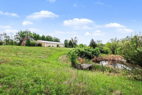 $500,000 | 8151 State Road 48, Aurora, IN 47001