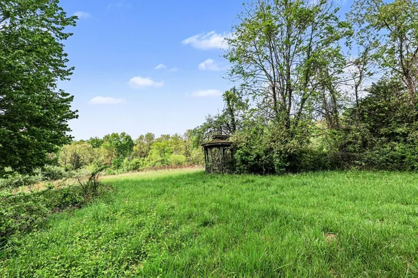 $500,000 | 8151 State Road 48, Aurora, IN 47001