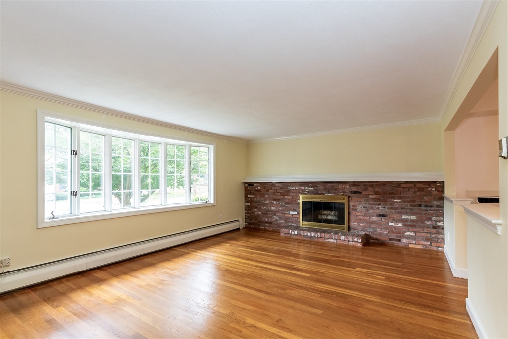 18 Spring Valley Road Burlington, MA 01803 - Photo 5 of 37 Gallery Image 5