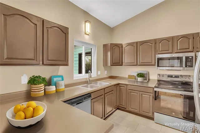 $385,000 | 2516 Ridgeview Drive, High Ridge, MO 63049