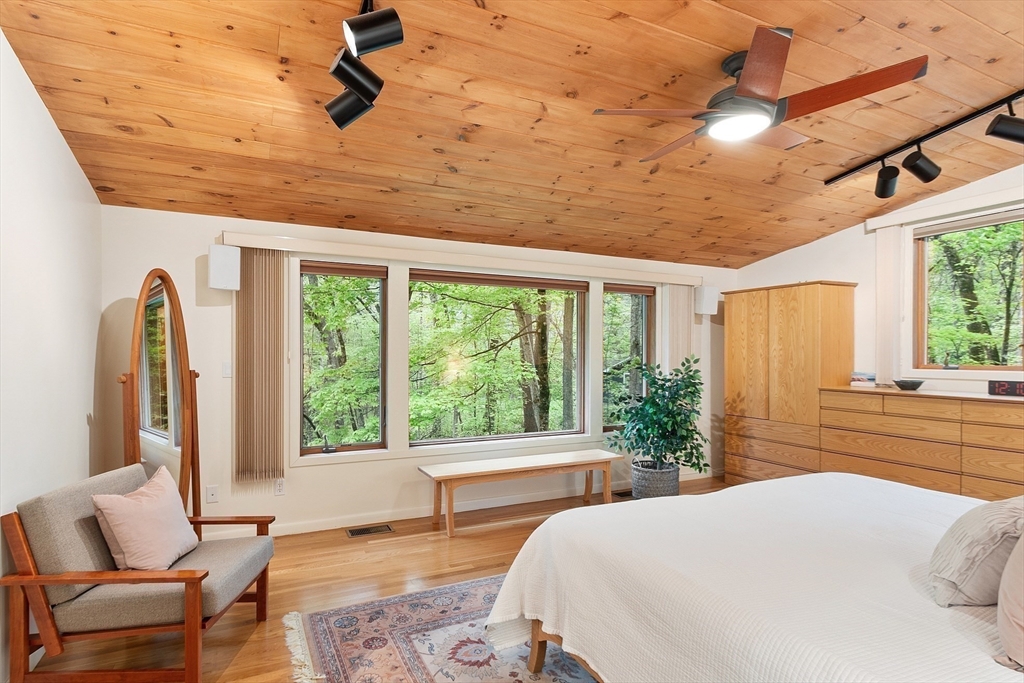 77 Temple Road Concord, MA 01742 - Photo 13 of 39