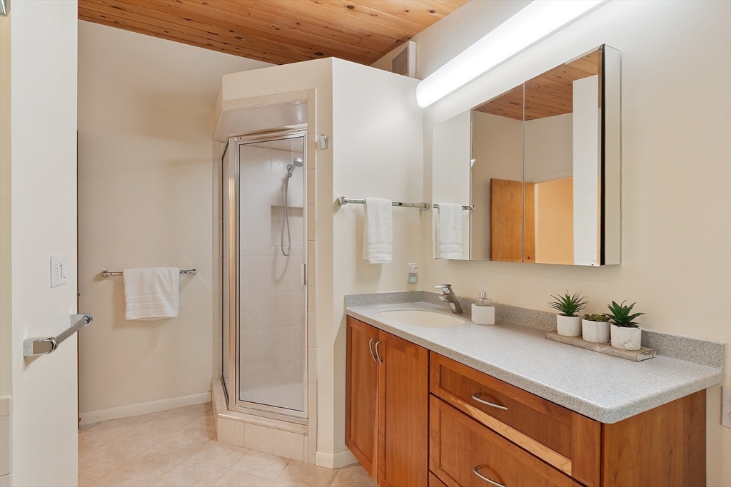 77 Temple Road Concord, MA 01742 - Photo 15 of 39