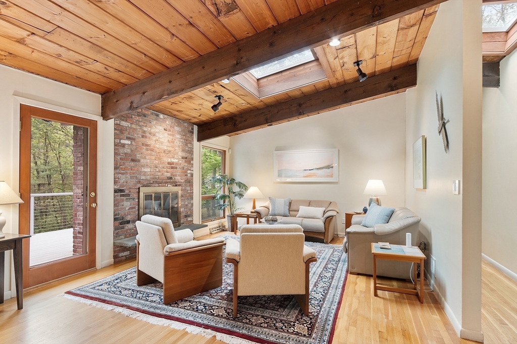 77 Temple Road Concord, MA 01742 - Photo 8 of 39