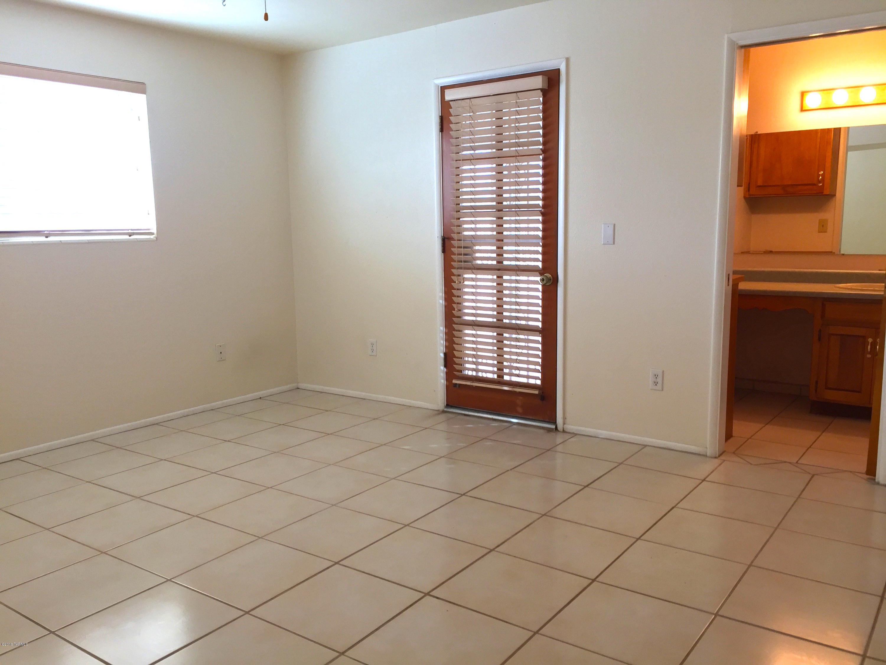 1502 East Greenlee Road Tucson, AZ 85719 - Photo 8 of 16