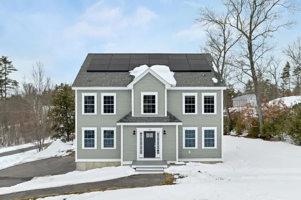 $829,900 | 135 Smoke Street, Barrington, NH 03825