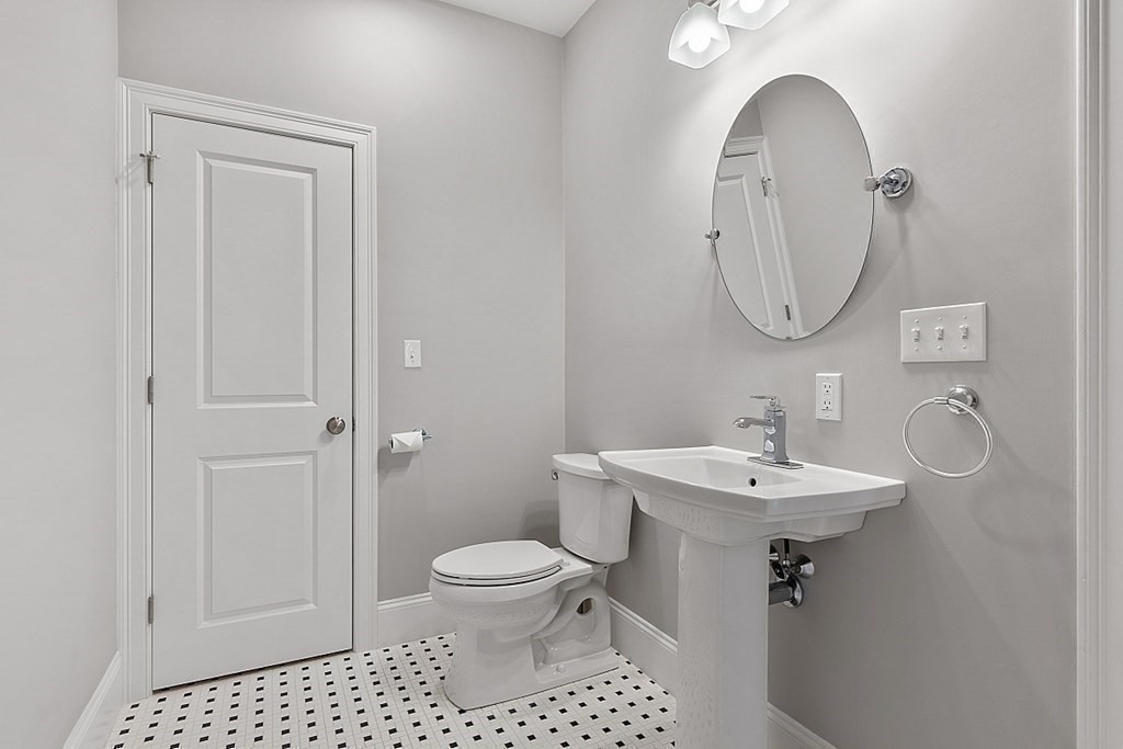 24 Church Street, Unit 2 Wakefield, MA 01880 - Photo 10 of 34