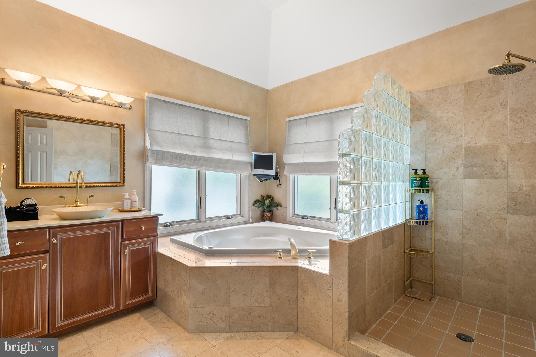 813 Cedar Grove Road Broomall, PA 19008 - Photo 13 of 52