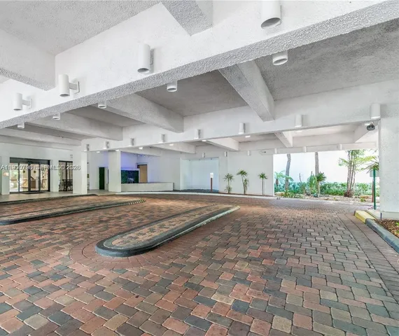 $2,700 | 20355 Northeast 34th Court, Unit 628, Aventura, FL 33180