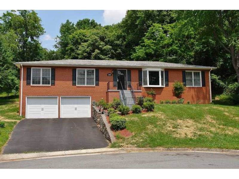 6588 Forest View Road Roanoke, VA 24018 - Photo 1 of 18 Front View