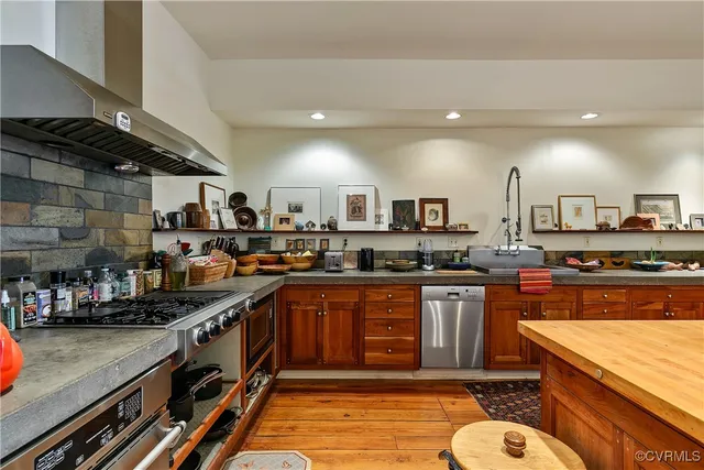 $850,000 | 22 North Sycamore Street, Petersburg, VA 23803