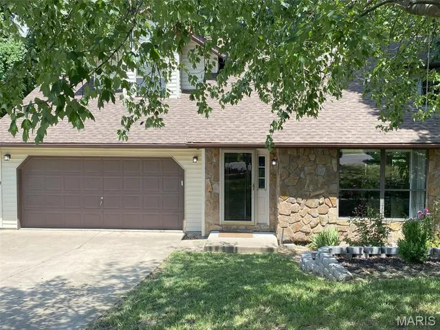 $245,000 | 2148 Stone Gate Drive, Dupo, IL 62239