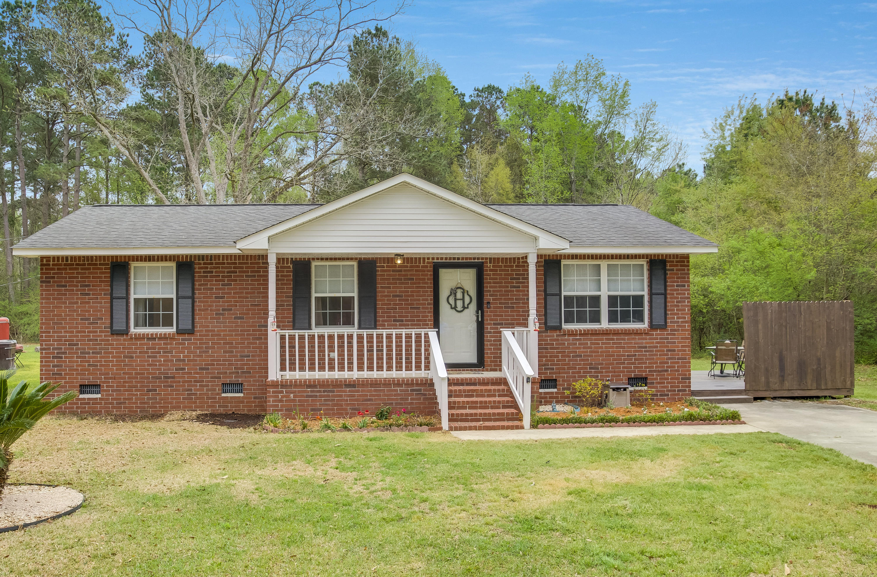 299 South Metts Street St. George, SC 29477 - Photo 1 of 14 9H6B2771