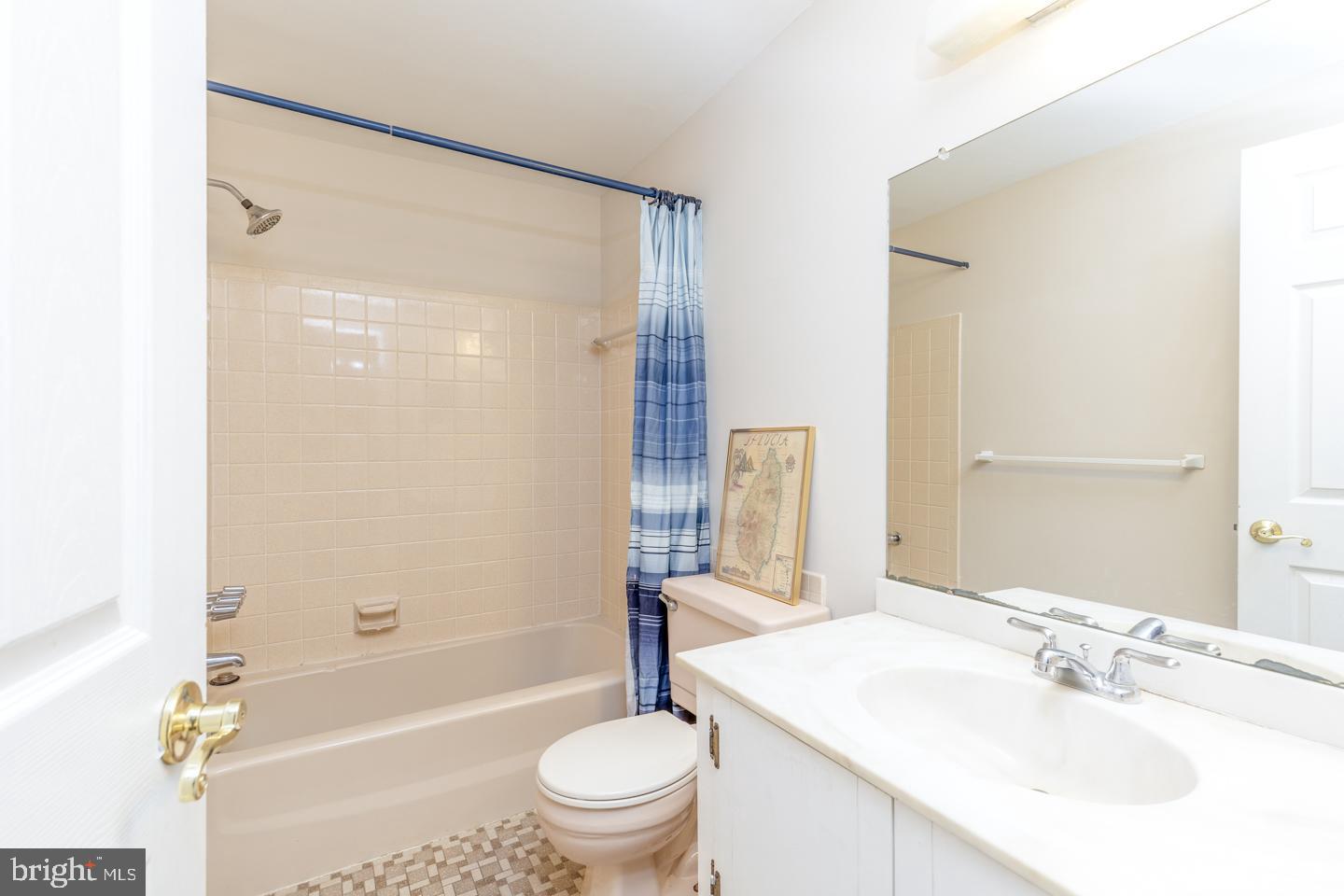 7 Cohasset Lane Cherry Hill, NJ 08003 - Photo 39 of 56 2nd floor Hall Bath