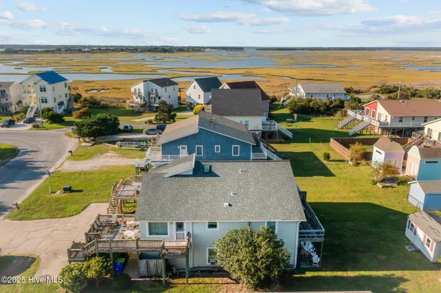 $2,300 | 177 Sea Gull Lane, North Topsail Beach, NC 28460