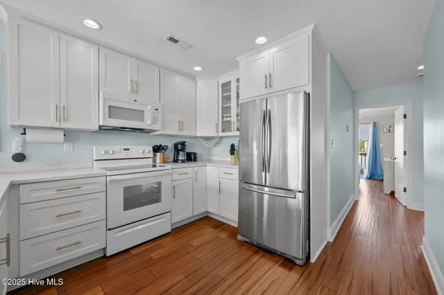 $2,300 | 177 Sea Gull Lane, North Topsail Beach, NC 28460