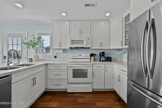 $2,300 | 177 Sea Gull Lane, North Topsail Beach, NC 28460