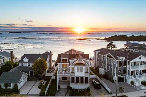 $9,995,000 | 11501 Paradise Drive, Stone Harbor, NJ 08247