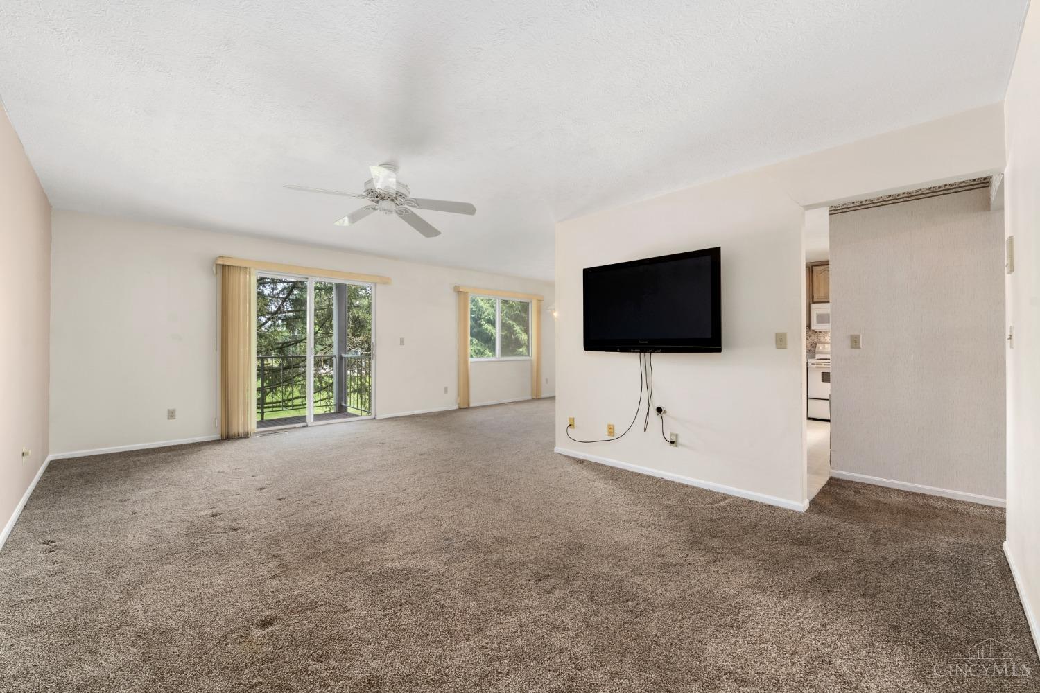 7913 Cheviot Road, Unit 26 Cincinnati, OH 45247 - Photo 3 of 33