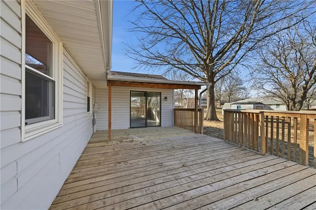 $296,000 | 109 Northeast 1st St Terrace, Blue Springs, MO 64014