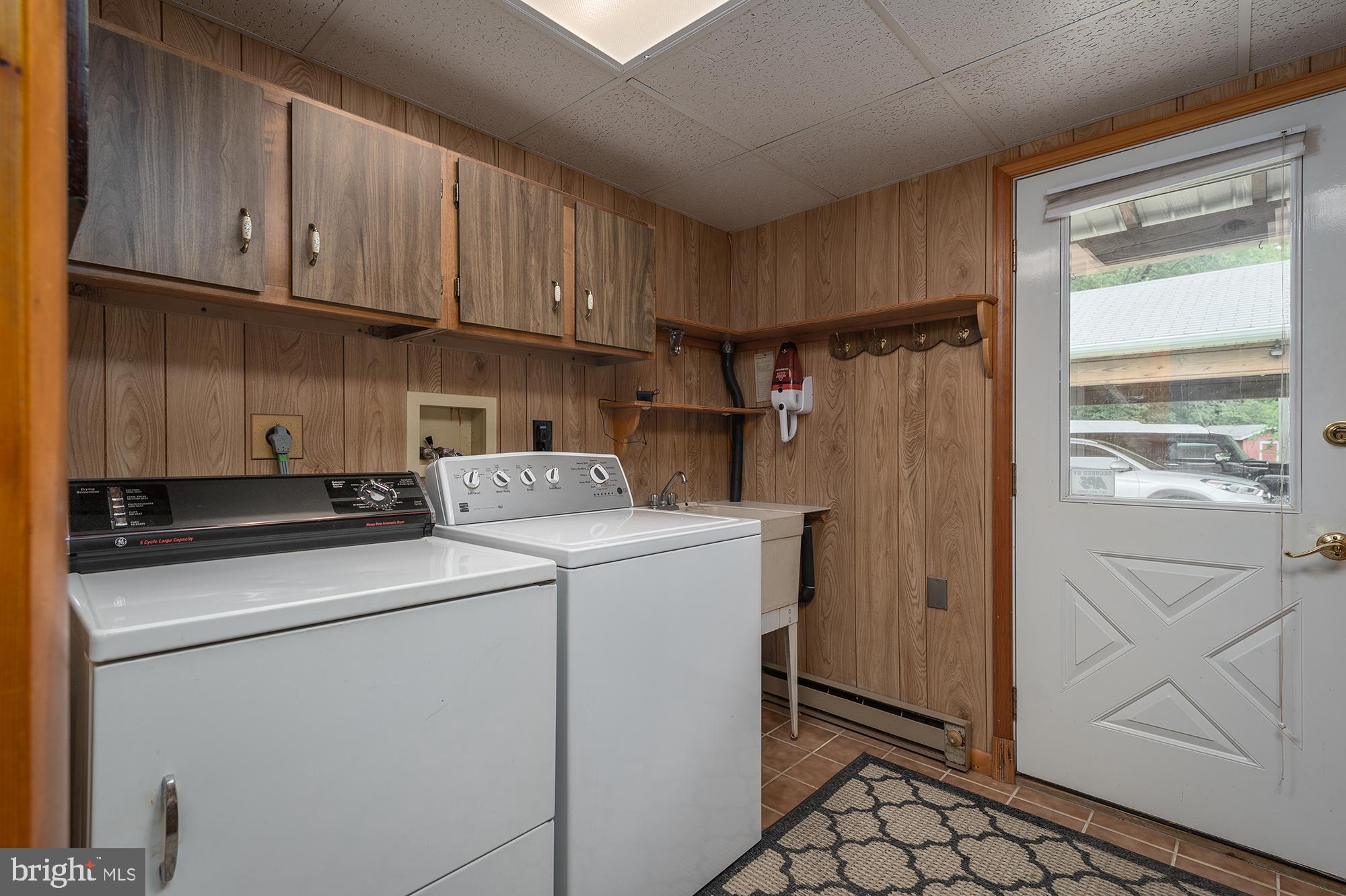 5615 Cullum Road White Marsh, MD 21162 - Photo 22 of 28 Mudroom/Laundry Room