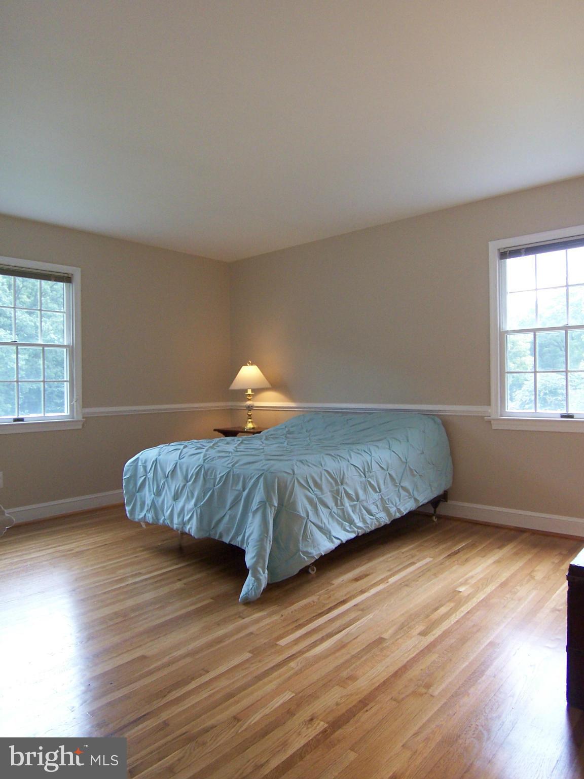 6136 Roxbury Avenue Springfield, VA 22152 - Photo 9 of 22 Bedroom (Master)