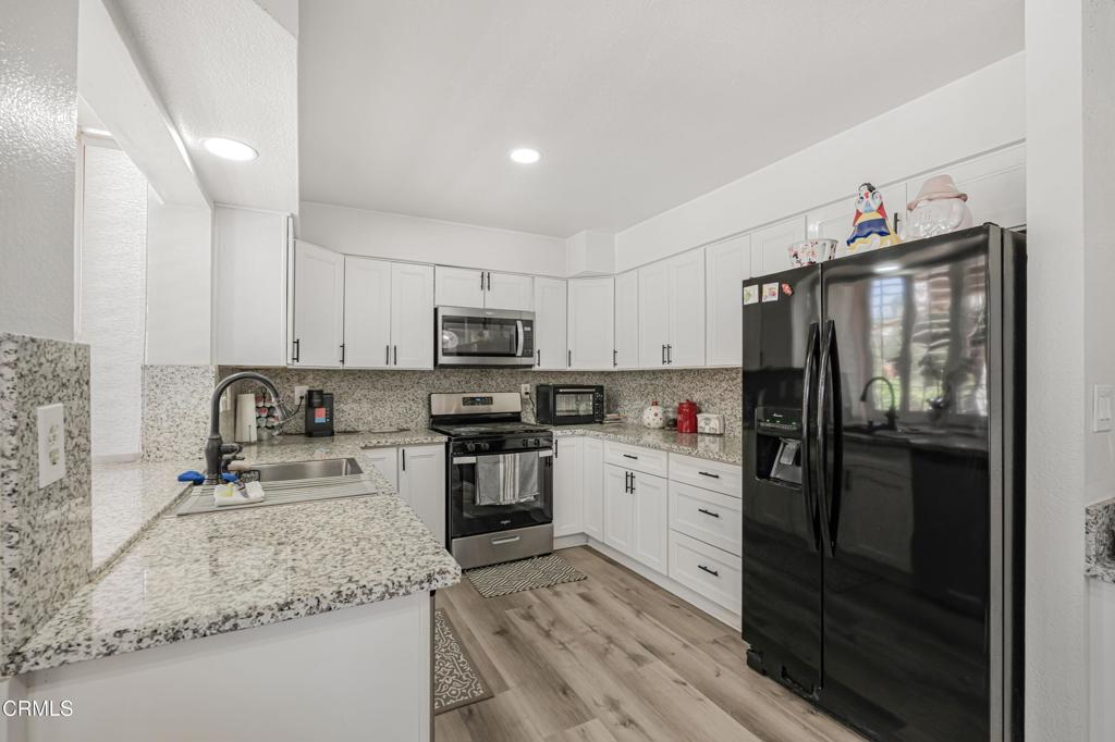 1558 East Ave R7 Palmdale, CA 93550 - Photo 15 of 42