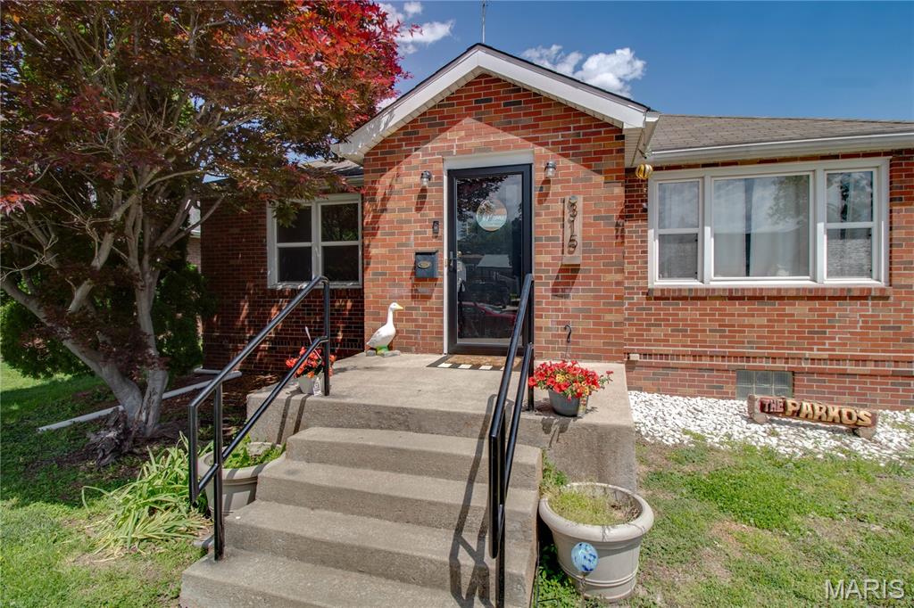 315 Doerr Street Roxana, IL 62084 - Photo 4 of 30 Gallery Image 4