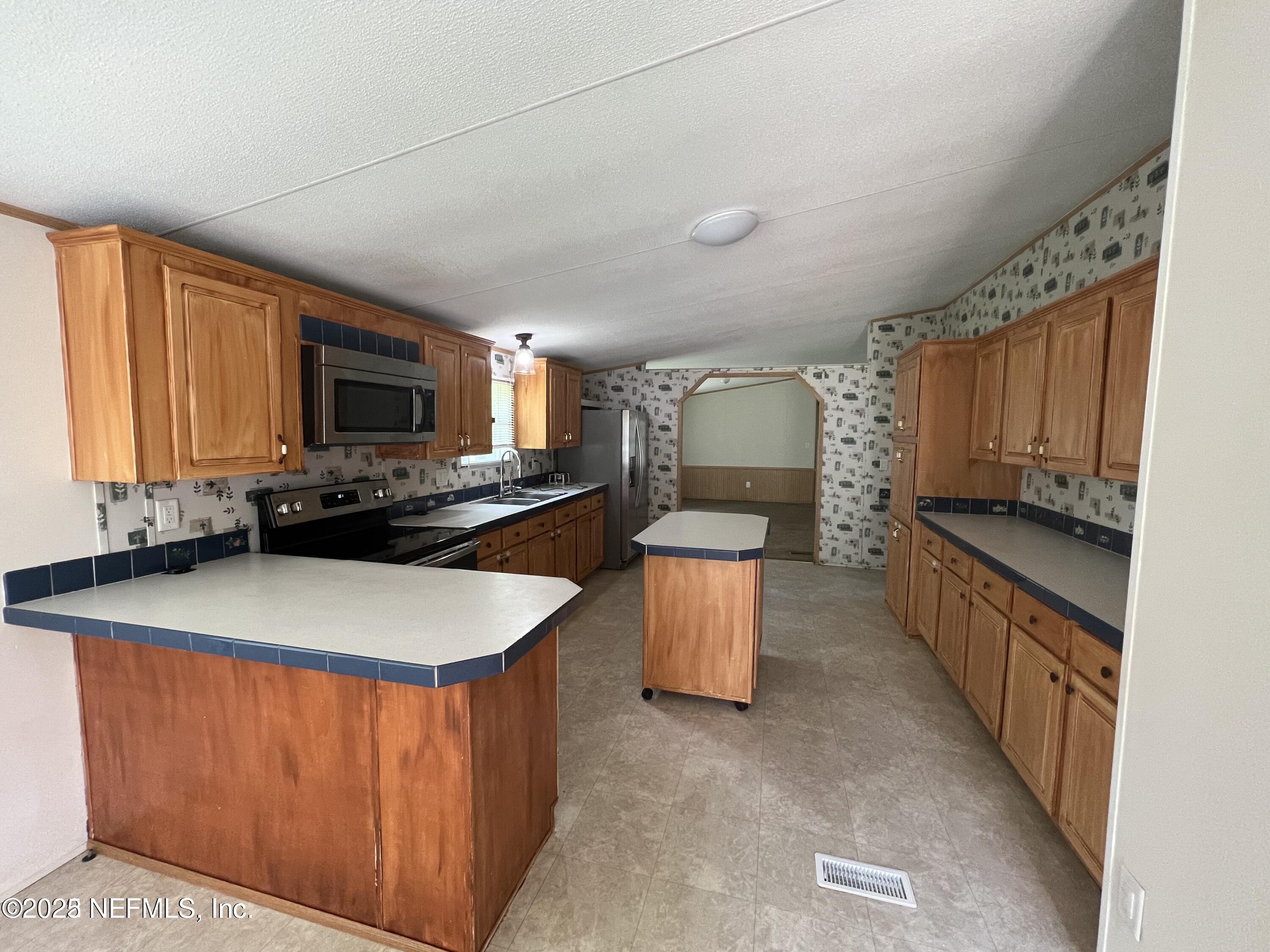 134 Bardin Estates Circle Palatka, FL 32177 - Photo 3 of 14 20220602160256702155000000-o