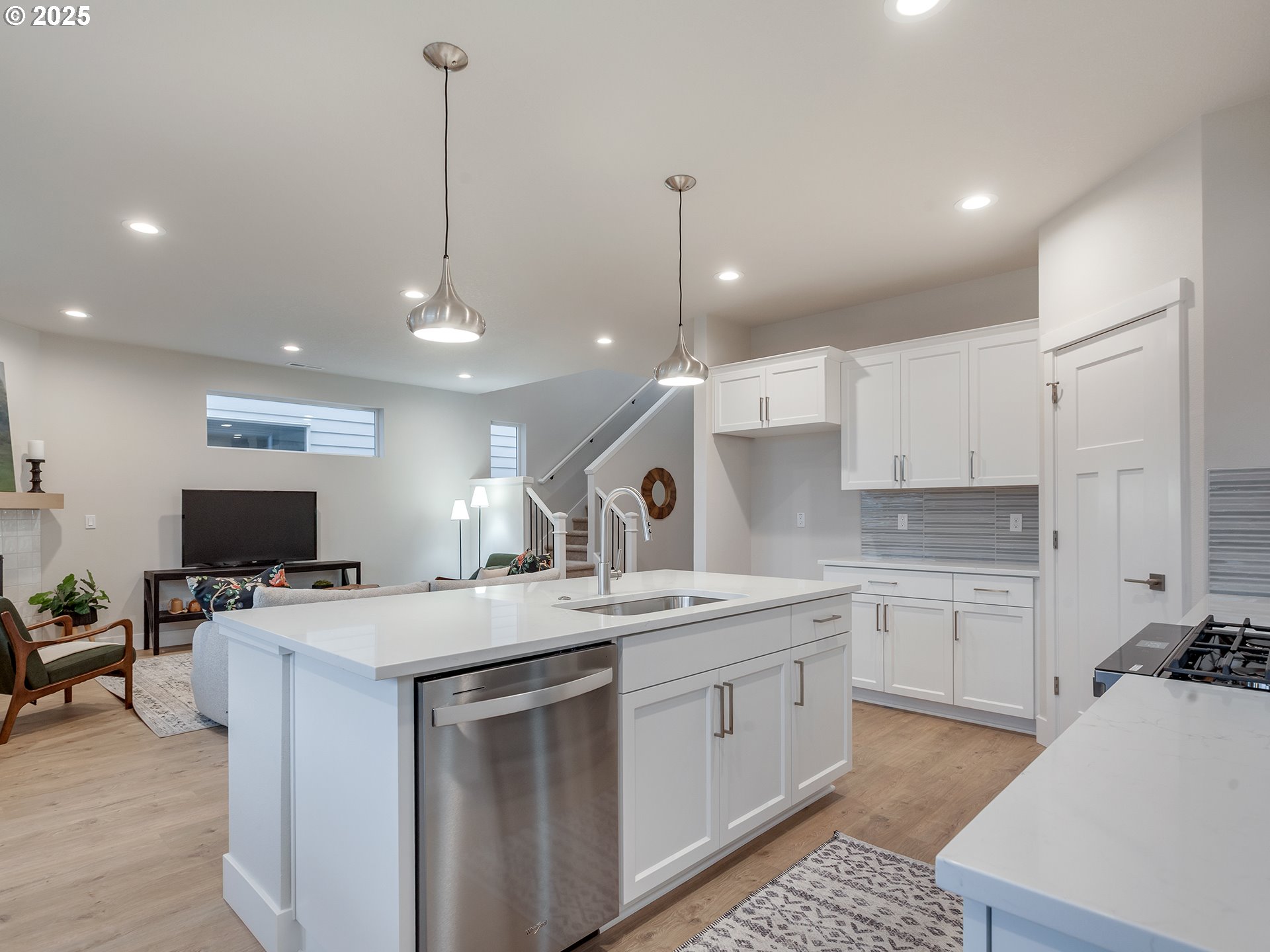 13866 Southwest 174th Avenue Tigard, OR 97140 - Photo 13 of 45 Kitchen