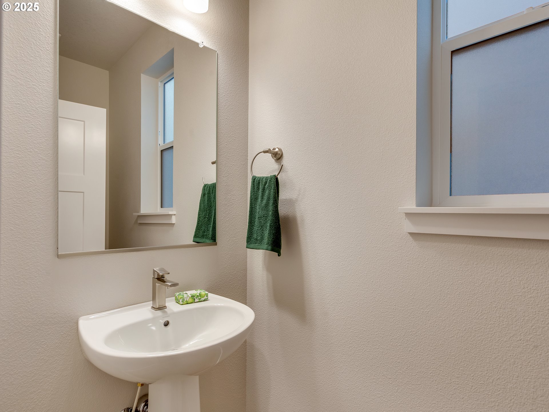 13866 Southwest 174th Avenue Tigard, OR 97140 - Photo 17 of 45 Bedroom