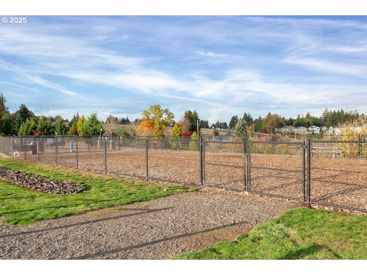 13866 Southwest 174th Avenue Tigard, OR 97140 - Photo 41 of 45