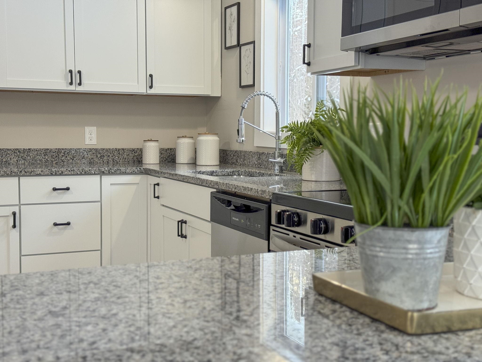 222 Milton Road Rochester, NH 03868 - Photo 10 of 51