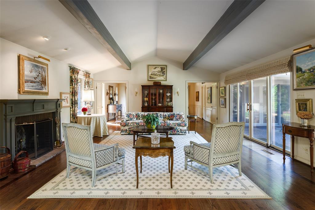 11241 Russwood Circle Dallas, TX 75229 - Photo 3 of 19